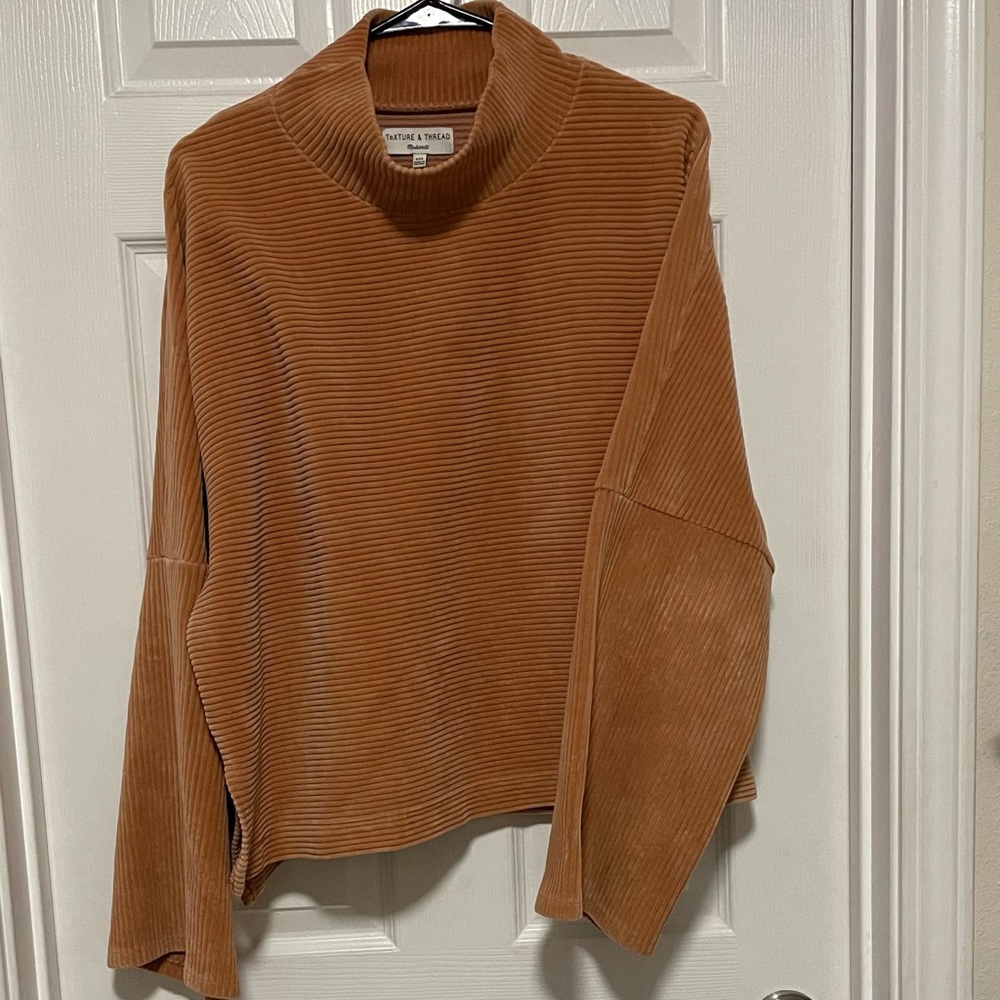 Mod neck sweater